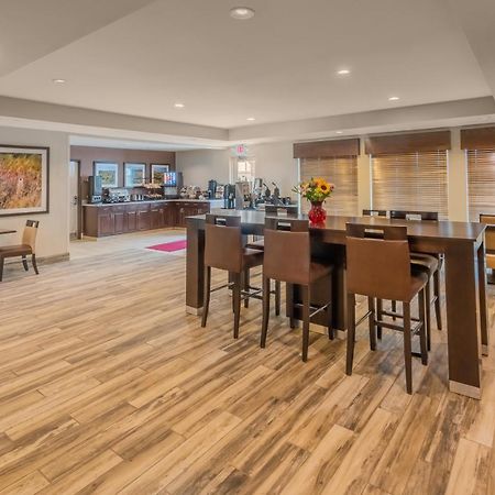 Landmark Suites - Уиллистон Экстерьер фото